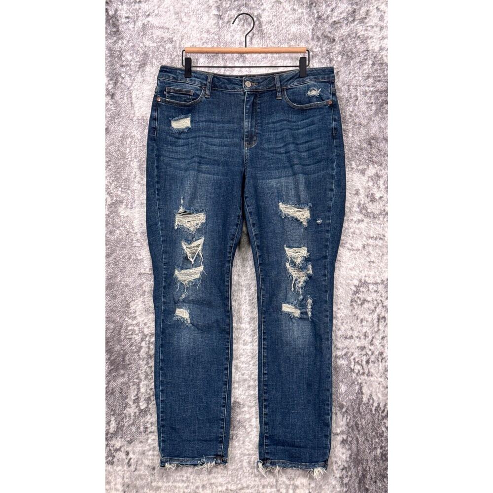 Judy Blue Jeans 13 / 31 Womens Boyfriend Fit High Rise Distressed Denim